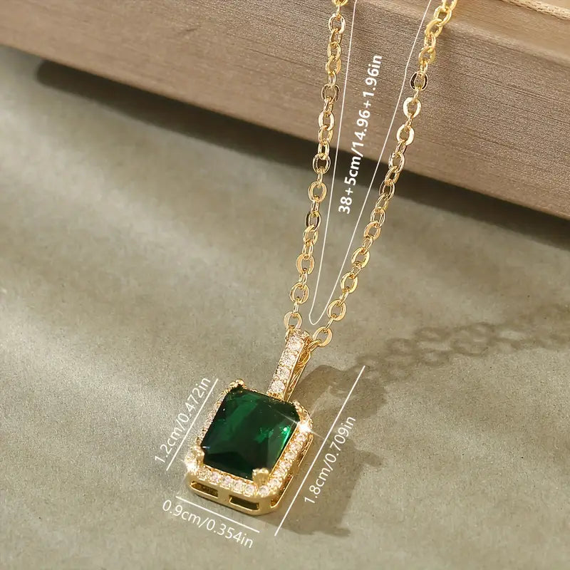Gold Smaragd Rectangular Halo Halskette