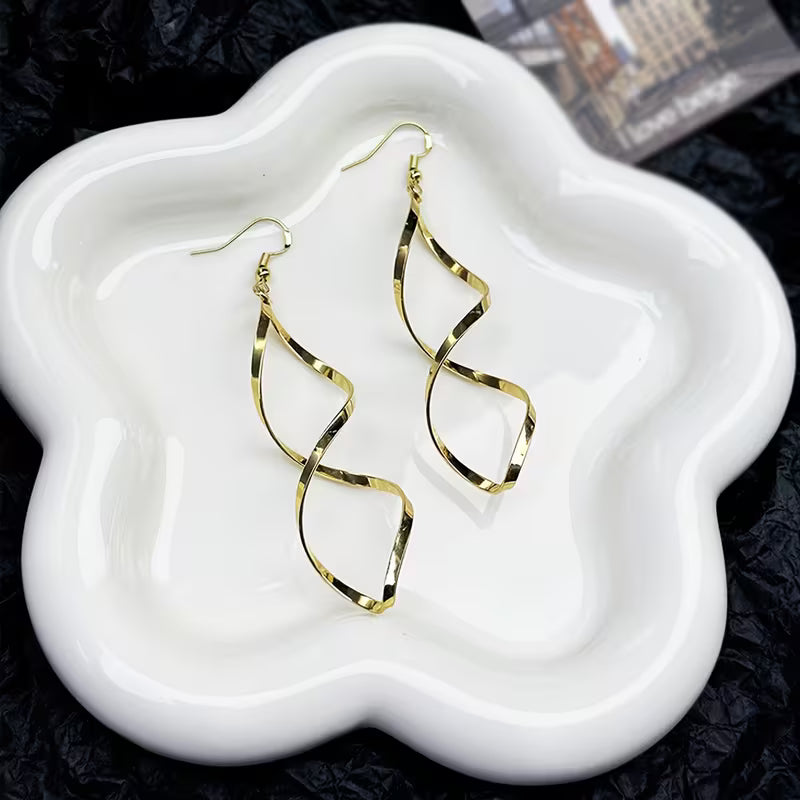 Spiral Dangle Ohrringe | Gold