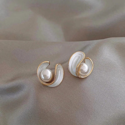 Gold Swirl Perle Ohrstecker