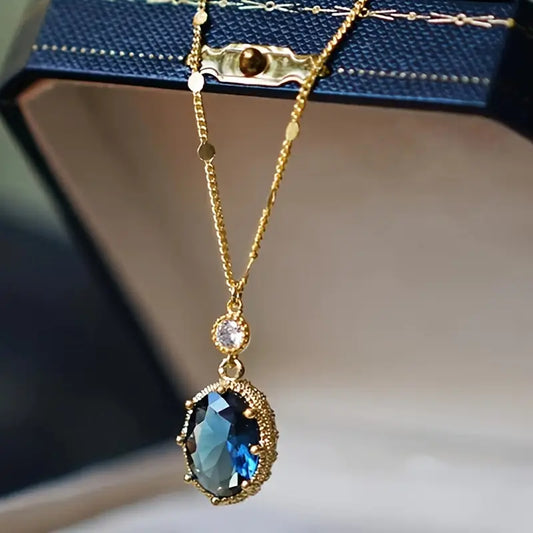 Gold Saphir Oval Drop Halskette