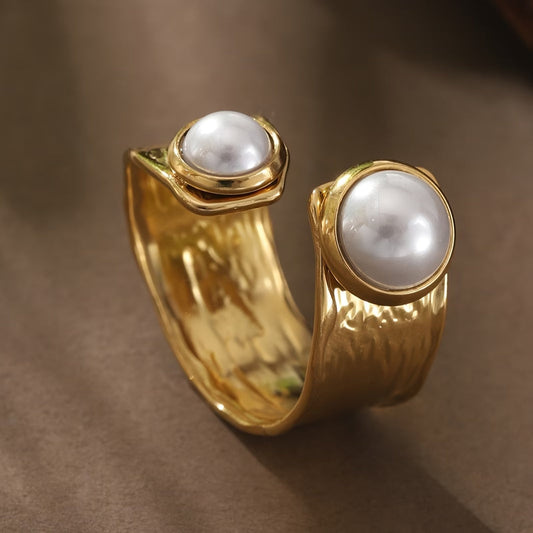 Perle Embrace Ring