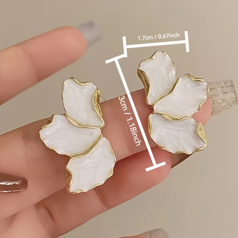 Perle Flower Petal Ohrringe