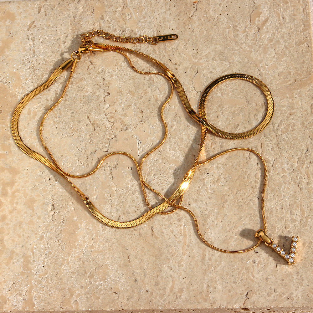 Fiona Layered Gold Initial Letter Halskette