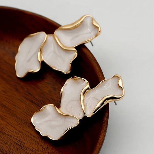 Perle Flower Petal Ohrringe
