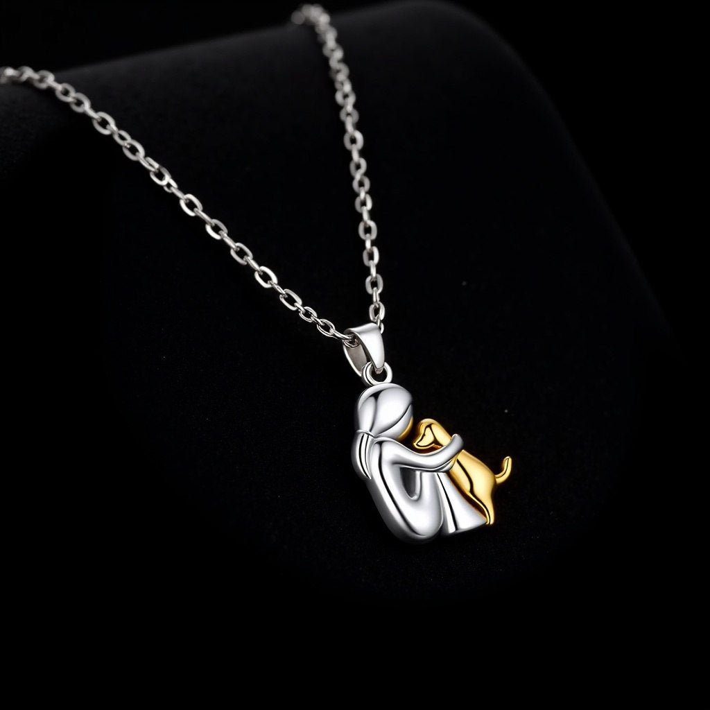 Wynter™ - Hug Pendant with Matching Ohrringe