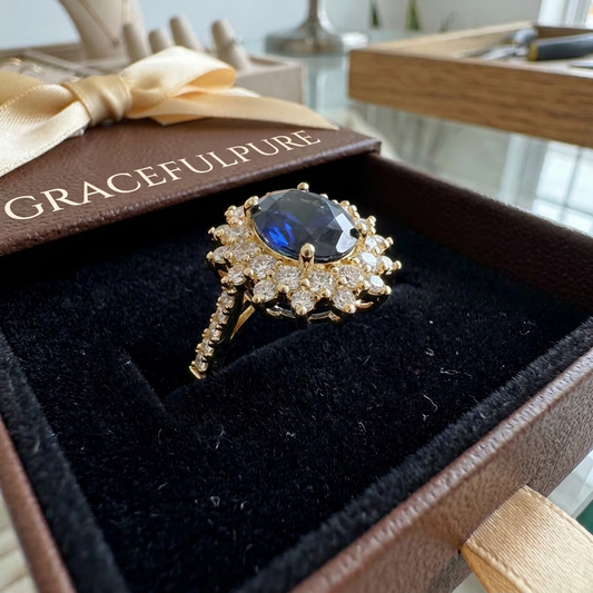 Vionne Saphirae Ring | Gold